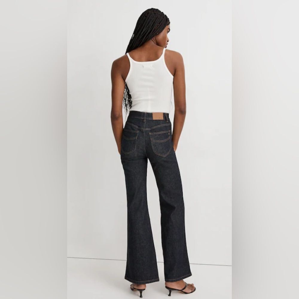 Madewell 11’ High-Rise Flare In Durland Wash View 3